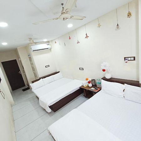 Hotel S Tower Ujjain Bagian luar foto