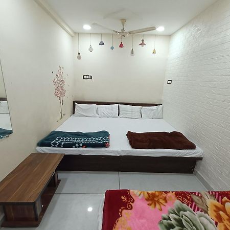 Hotel S Tower Ujjain Bagian luar foto