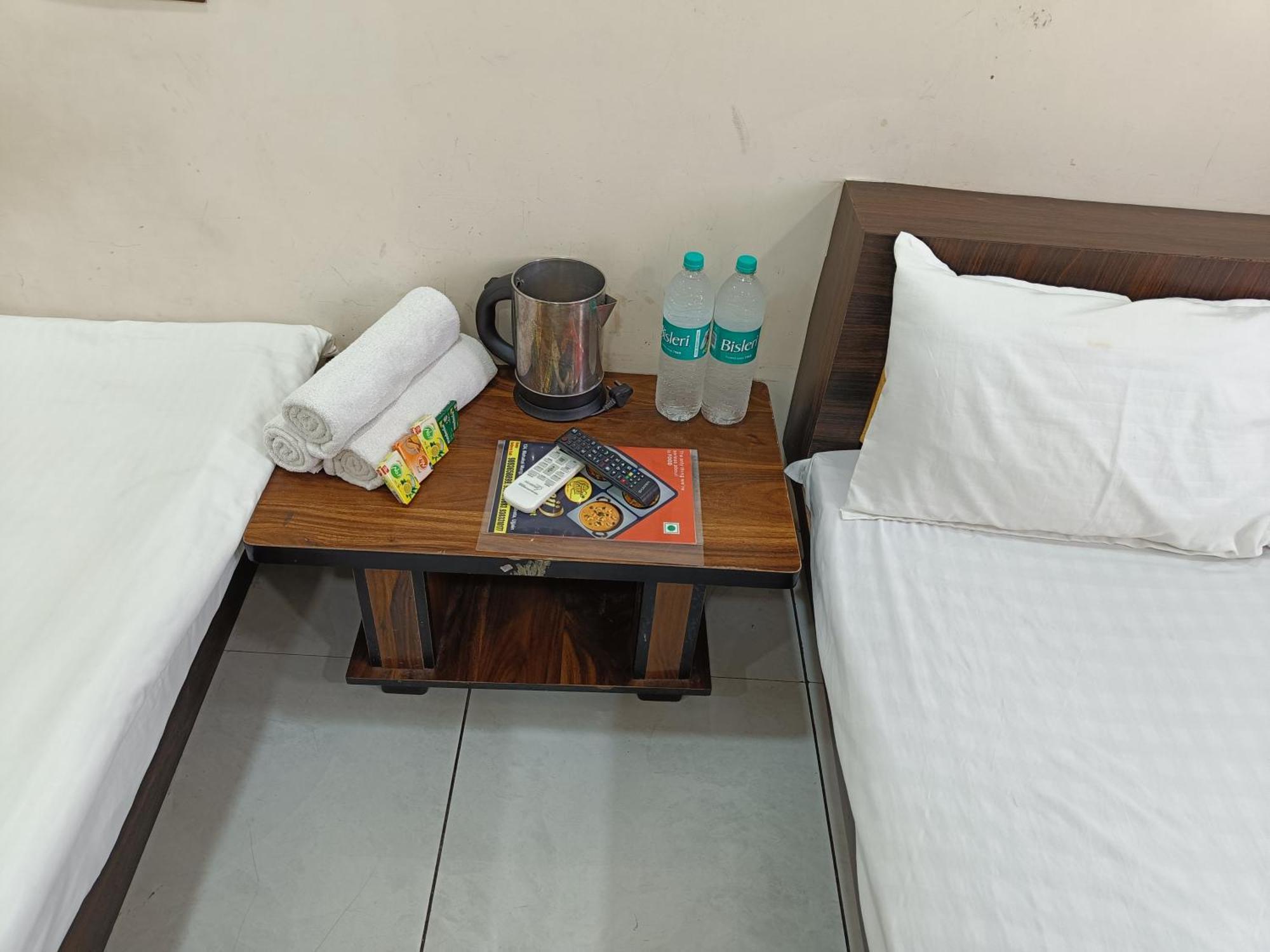 Hotel S Tower Ujjain Bagian luar foto