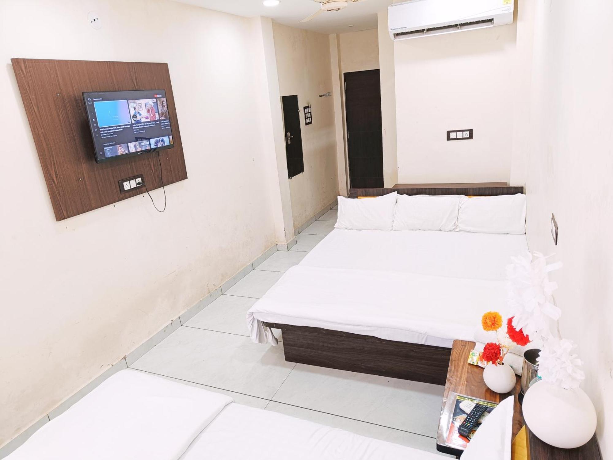 Hotel S Tower Ujjain Bagian luar foto