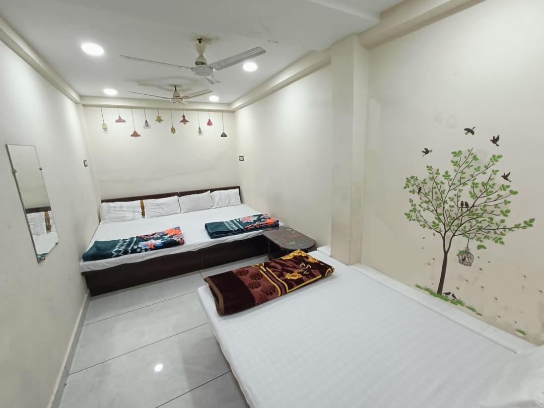 Hotel S Tower Ujjain Bagian luar foto