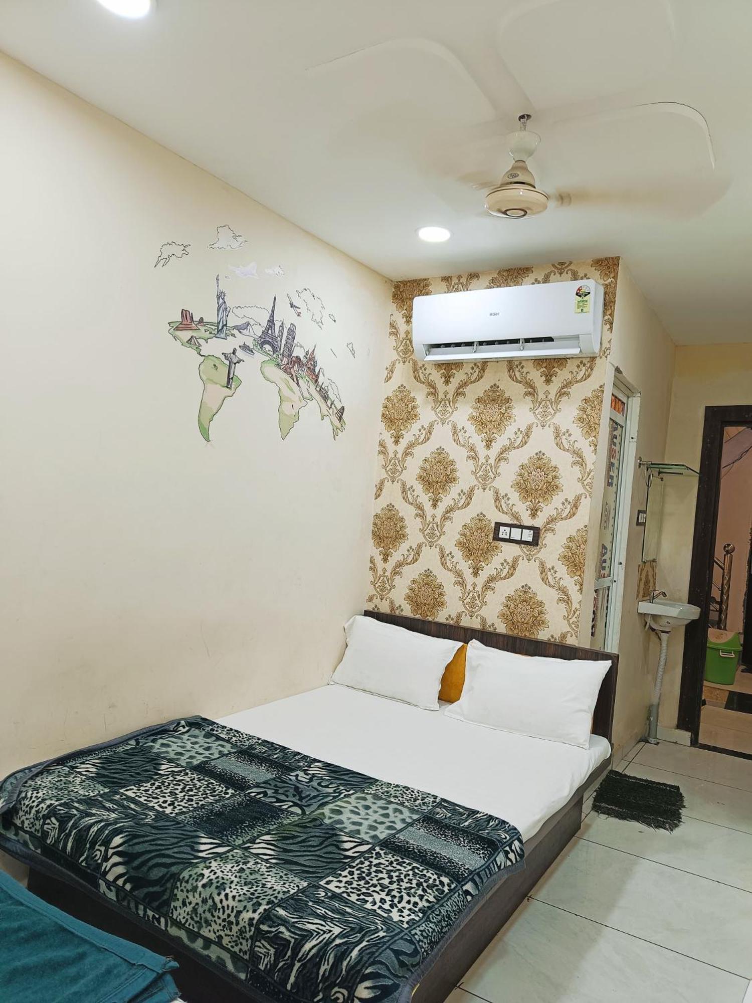 Hotel S Tower Ujjain Bagian luar foto
