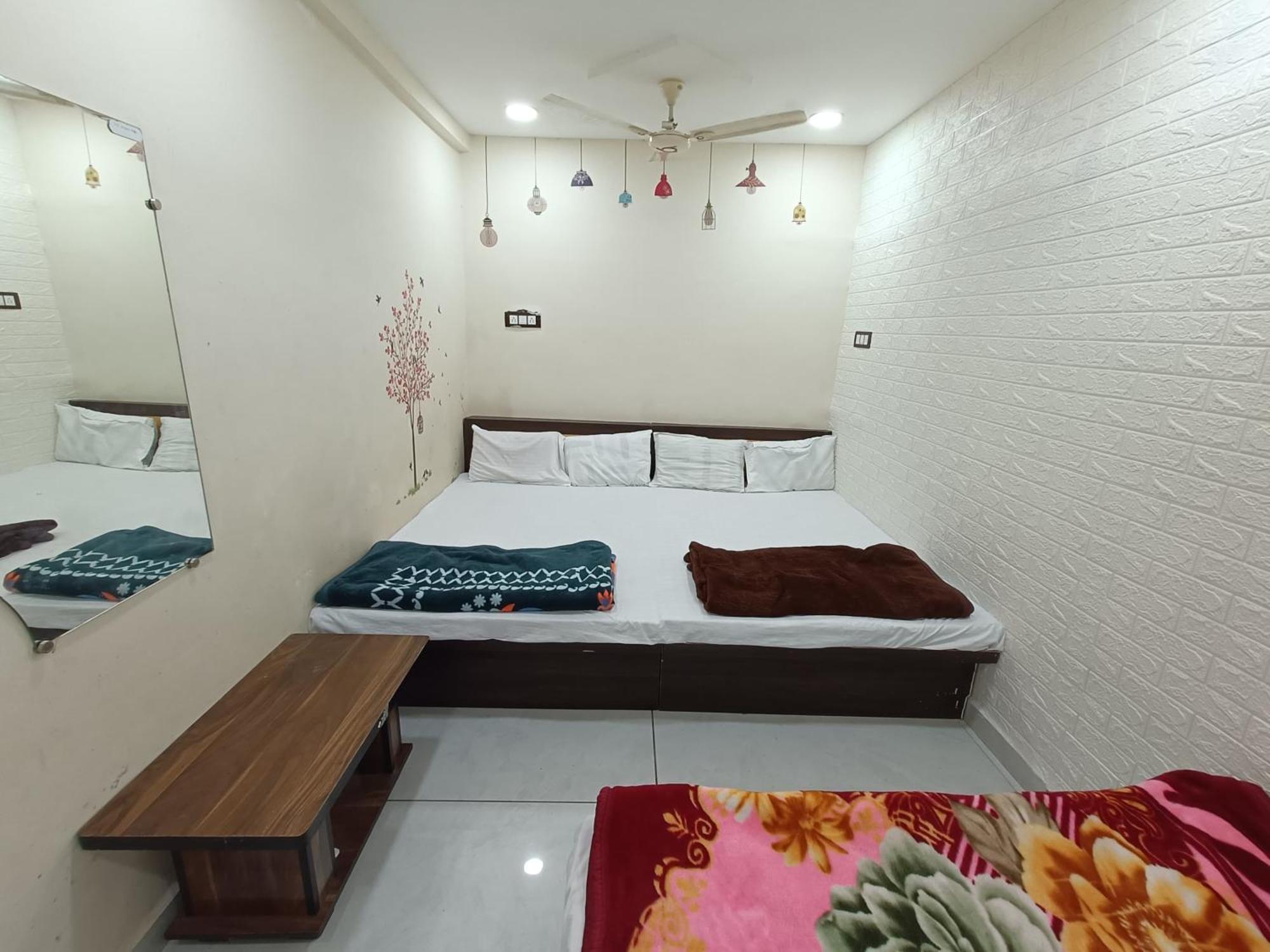 Hotel S Tower Ujjain Bagian luar foto
